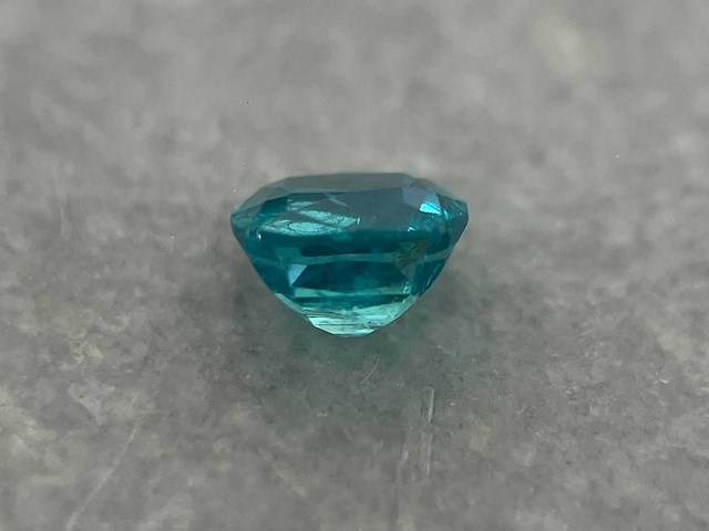Edelsteen - 0.90 carat natuurlijke apatiet - afbeelding 2 van  5