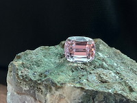 Edelsteen - 11.33 carat natuurlijke kunziet - afbeelding 1 van  3