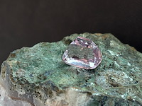 Edelsteen - 11.33 carat natuurlijke kunziet - afbeelding 2 van  3