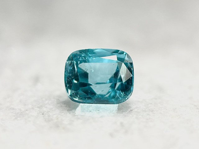 Edelsteen - 1.59 carat natuurlijke apatiet - afbeelding 1 van  5