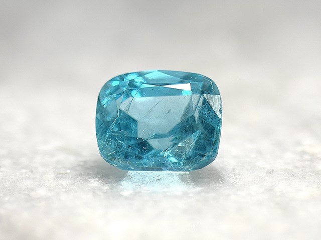 Edelsteen - 1.61 carat natuurlijke apatiet - afbeelding 1 van  3