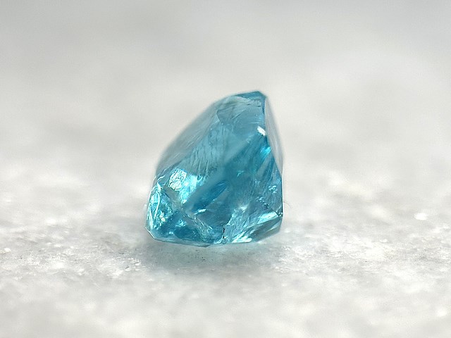 Edelsteen - 1.61 carat natuurlijke apatiet - afbeelding 2 van  3