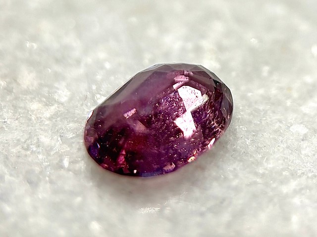 Edelsteen - 2.00 carat natuurlijke paarse spinel - afbeelding 2 van  4
