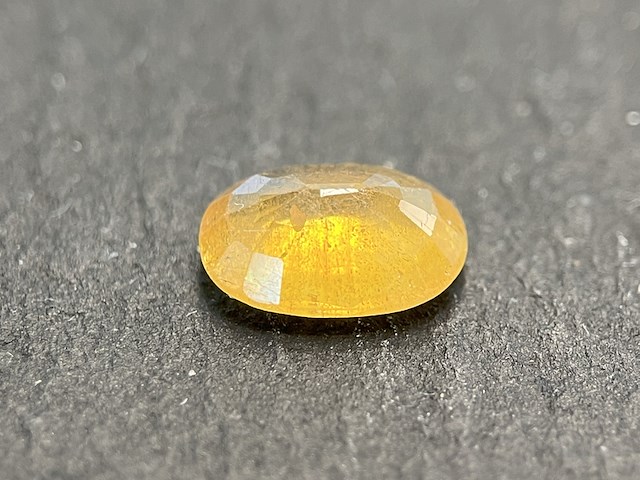 Edelsteen - 2.50 carat natuurlijke gele saffier - afbeelding 2 van  5