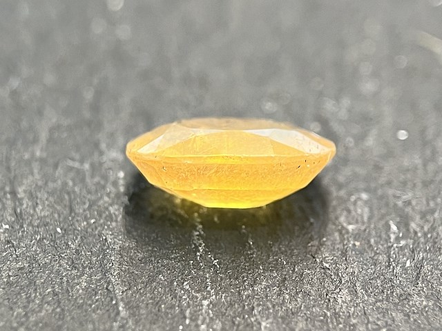 Edelsteen - 2.50 carat natuurlijke gele saffier - afbeelding 3 van  5
