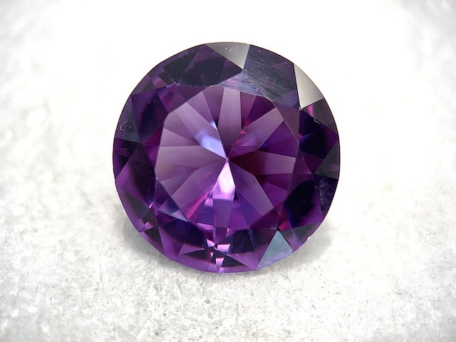 Edelsteen - 29.55 carat synthetisch alexandriet - afbeelding 1 van  5