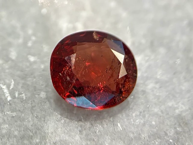 Edelsteen - 3.49 carat natuurlijke almandien - afbeelding 1 van  6