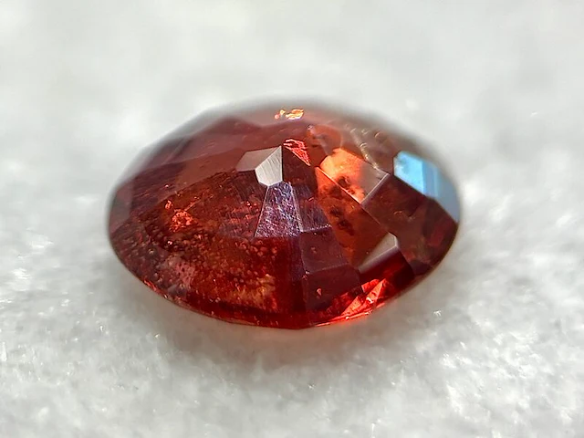 Edelsteen - 3.49 carat natuurlijke almandien - afbeelding 2 van  6