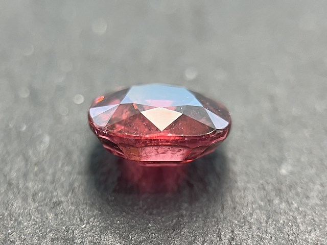 Edelsteen - 3.85 carat natuurlijke rubelliet - afbeelding 3 van  5