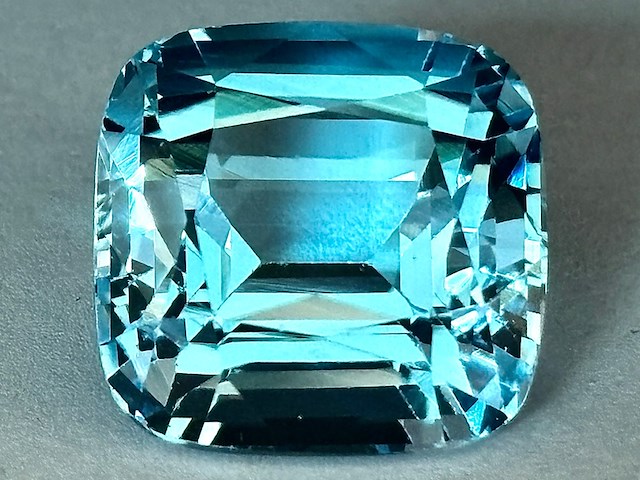 Edelsteen - 38.61 carat blauwe topaas - afbeelding 1 van  3