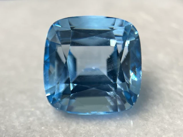 Edelsteen - 39.30 carat blauwe topaas - afbeelding 1 van  6