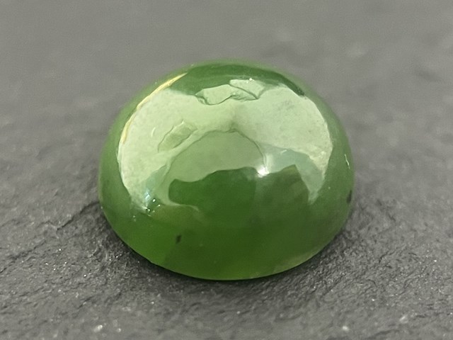 Edelsteen - 4.01 carat jade - afbeelding 1 van  2