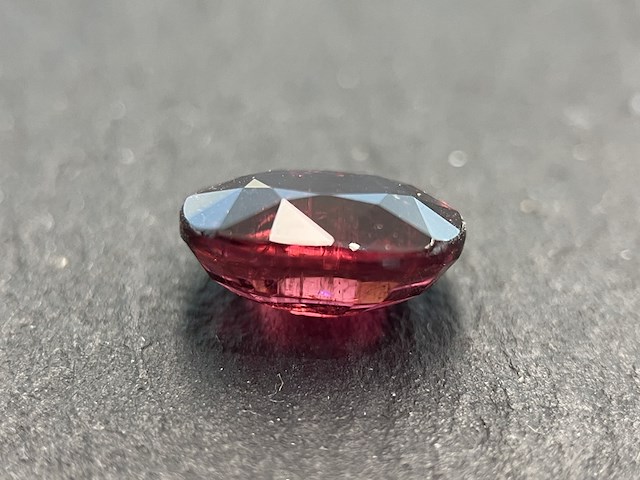 Edelsteen - 4.04 carat natuurlijke rubelliet - afbeelding 3 van  5