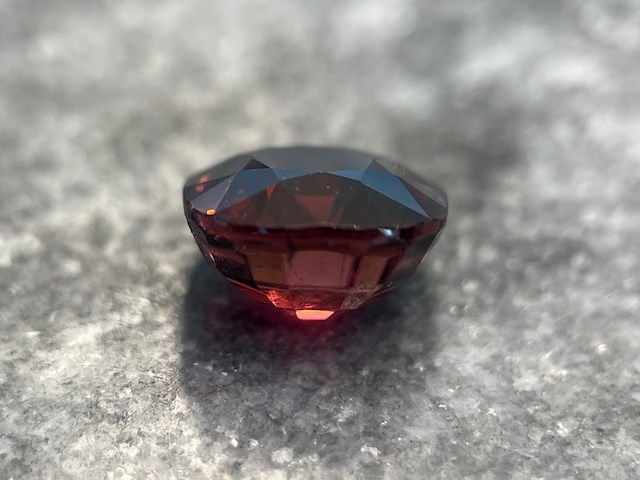 Edelsteen - 4.56 carat natuurlijke rubelliet - afbeelding 3 van  5