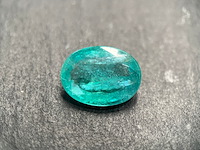 Edelsteen - 7.78 carat groene smaragd (gecertificeerd) - afbeelding 1 van  4