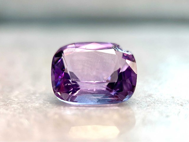 Edelsteen - 8.13 carat paarse natuurlijke amethist - afbeelding 1 van  4