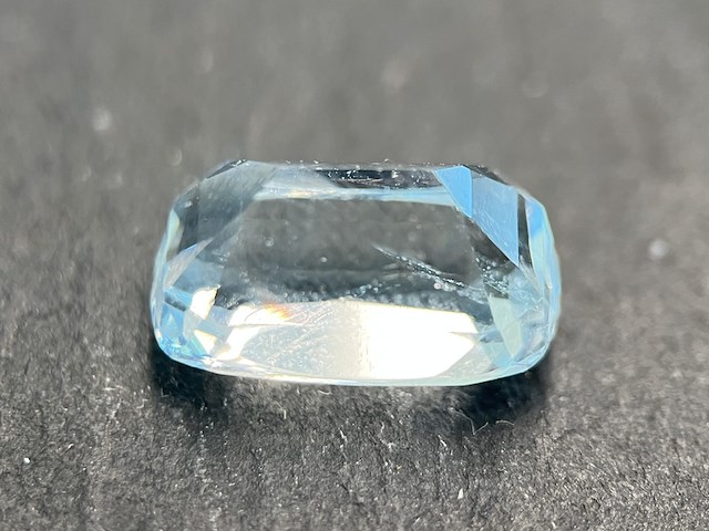 Edelsteen - 8.84 carat natuurlijke aquamarijn - afbeelding 2 van  5
