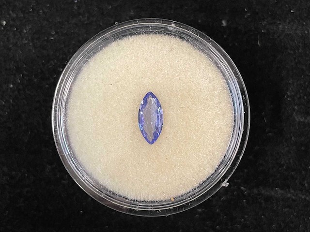 Edelsteen - blauw-paarse edelsteen - afbeelding 1 van  2