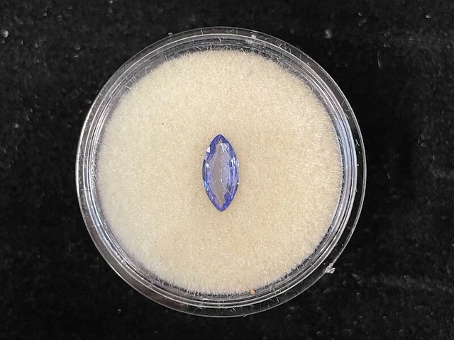 Edelsteen - blauw-paarse edelsteen - afbeelding 1 van  4