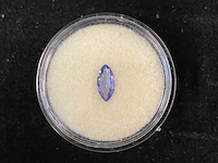 Edelsteen - blauw-paarse edelsteen