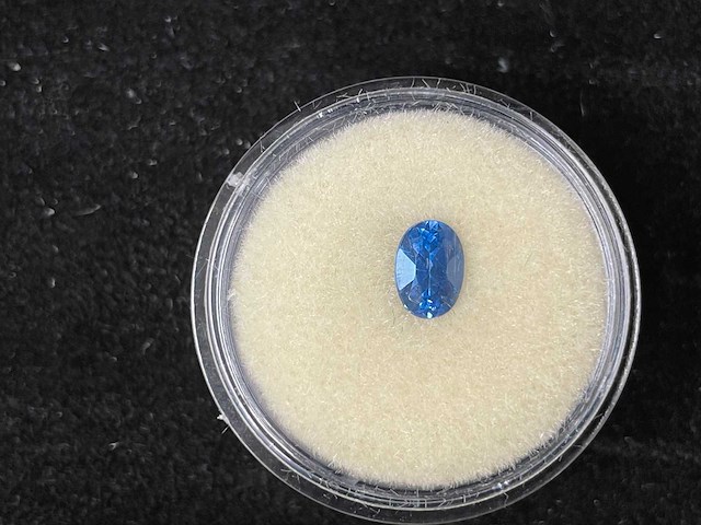 Edelsteen - blauwe edelsteen - afbeelding 1 van  2