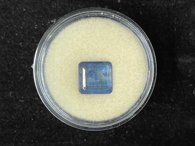Edelsteen - blauwe edelsteen - afbeelding 1 van  2