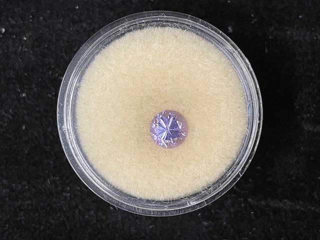 Edelsteen - lilac gekleurde edelsteen - afbeelding 1 van  2