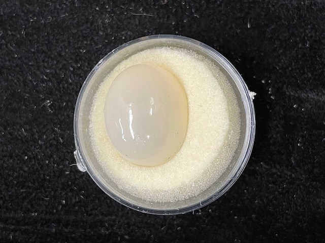 Edelsteen - witte edelsteen - afbeelding 1 van  2