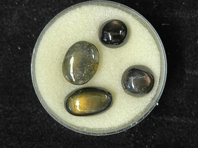 Edelsteen - zwart-bruine edelsteen - afbeelding 1 van  2