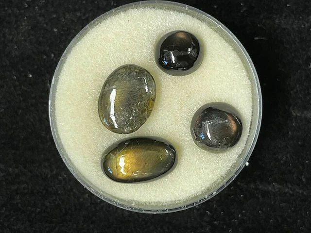 Edelsteen - zwart-bruine edelsteen - afbeelding 1 van  2