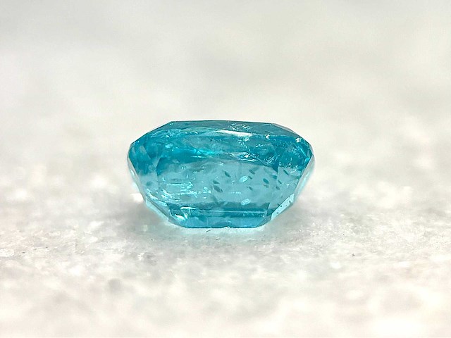 Edelsteen 1.26 carat natuurlijke apatiet - afbeelding 4 van  4