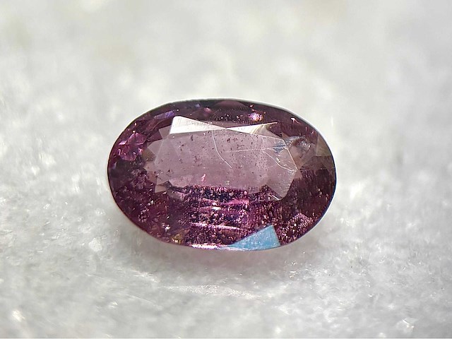 Edelsteen 2.00 carat natuurlijke paarse spinel - afbeelding 1 van  5