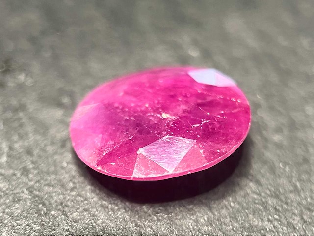 Edelsteen 7.11 carat natuurlijke robijn - afbeelding 1 van  5