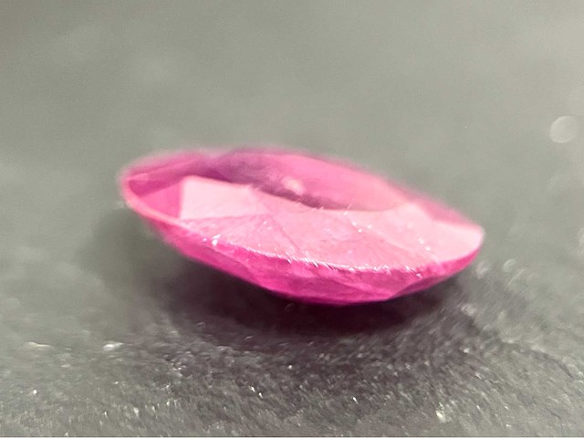 Edelsteen 7.11 carat natuurlijke robijn - afbeelding 4 van  5