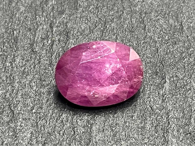 Edelsteen 9.06 carat natuurlijke robijn - afbeelding 1 van  4