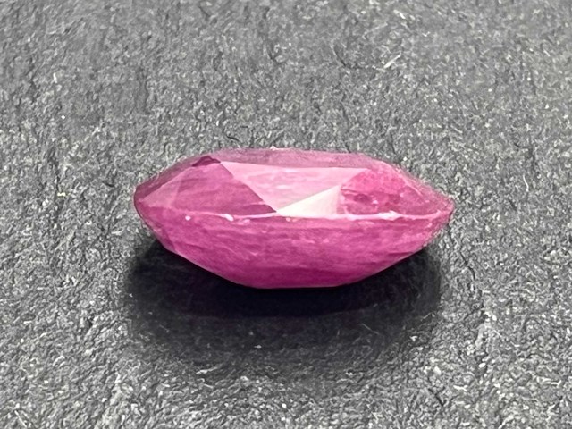 Edelsteen 9.06 carat natuurlijke robijn - afbeelding 2 van  4