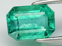 Edelsteen | natural emerald 0.64ct - afbeelding 1 van  5