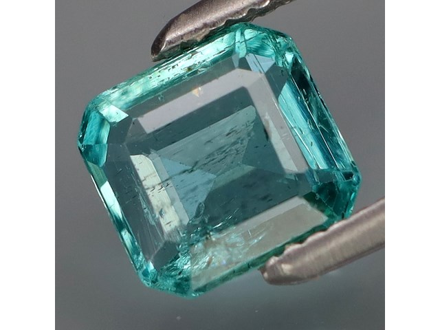 Edelsteen | natural emerald 0.85ct - afbeelding 1 van  5
