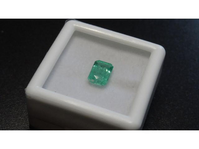 Edelsteen | natural emerald 1.03ct - afbeelding 4 van  5