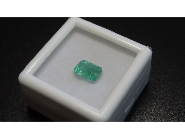 Edelsteen | natural emerald 1.03ct - afbeelding 5 van  5