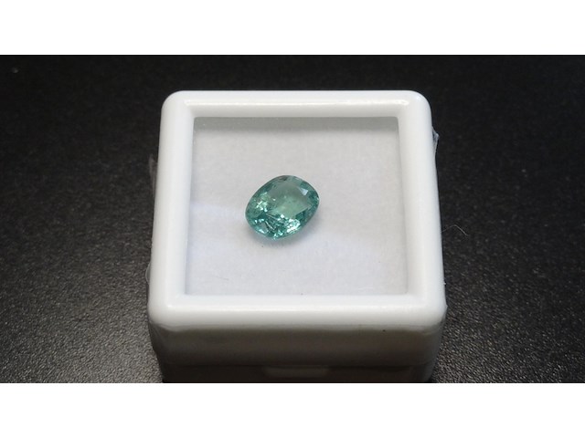 Edelsteen | natural emerald 1.57ct - afbeelding 2 van  6