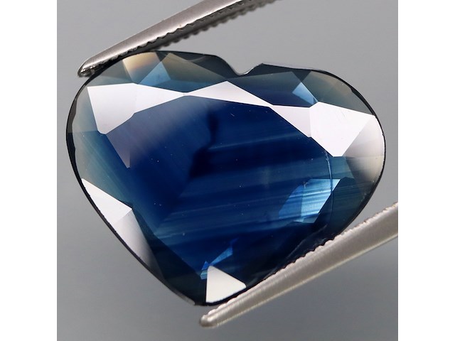 Edelsteen | natural sapphire 8.93ct - afbeelding 1 van  6