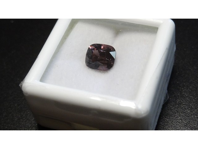 Edelsteen | natural spinel 1.91ct - afbeelding 4 van  5