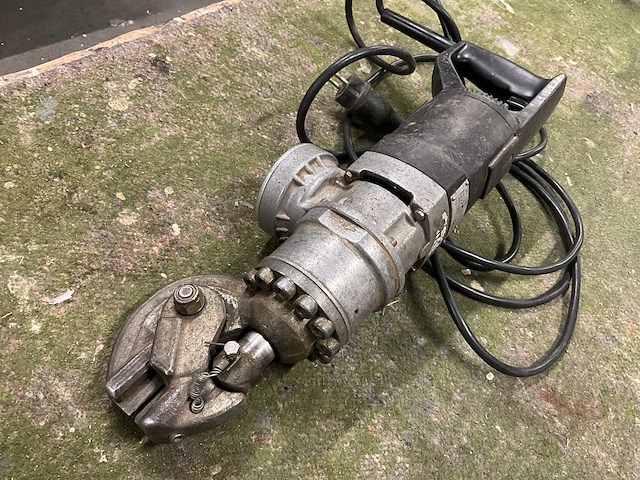 Edilgrappa - rebar cutter 14 - betonwapening knipmachine - afbeelding 1 van  9