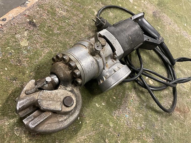 Edilgrappa - rebar cutter 14 - betonwapening knipmachine - afbeelding 4 van  9