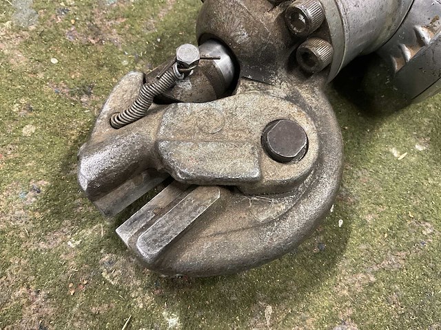 Edilgrappa - rebar cutter 14 - betonwapening knipmachine - afbeelding 5 van  9