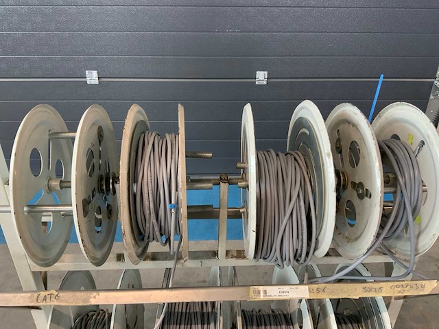 Edk diverse kabel op verrijdbaar haspelrek - afbeelding 5 van  6