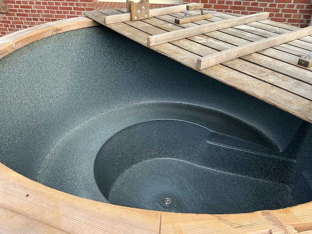 Eduard 3 hottub aanhanger - afbeelding 5 van  11