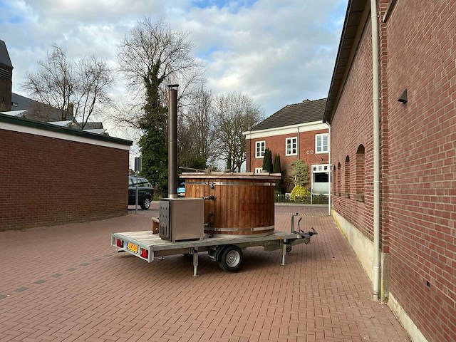Eduard 3 hottub aanhanger - afbeelding 9 van  11