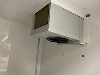 Eduard 4 aanhangwagen met keyfrost koelvries opbouw - afbeelding 2 van  18